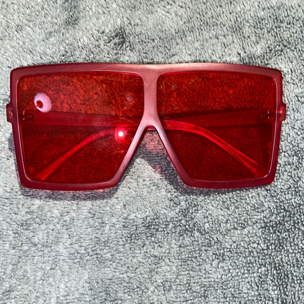 Red flat top shield